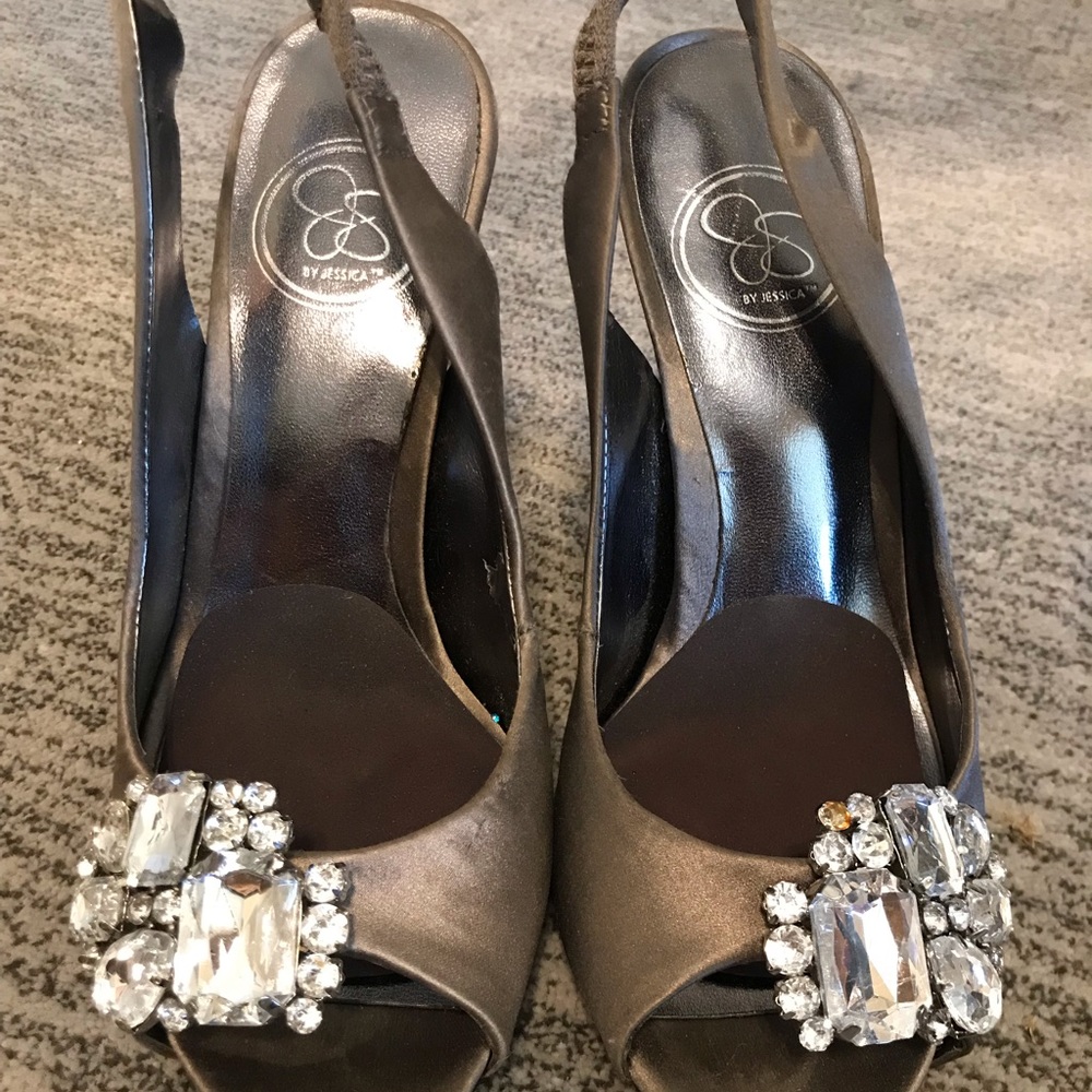 Silver Jessica Simpson slingback Pumps